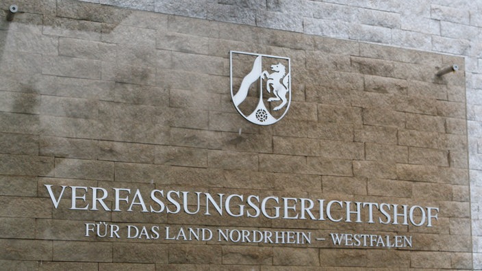 Verfassungsgerichtshof für das Land Nordrhein-Westfalen (Schild)